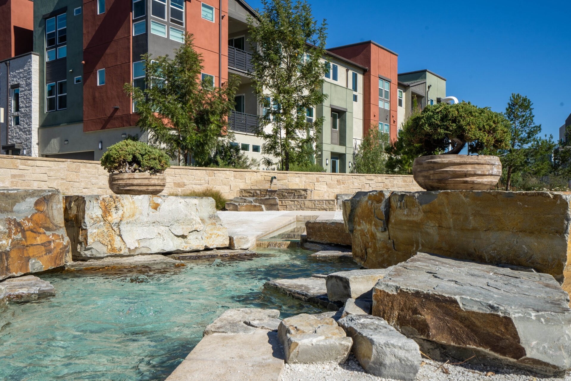 McGregor Lake Boulder water feature